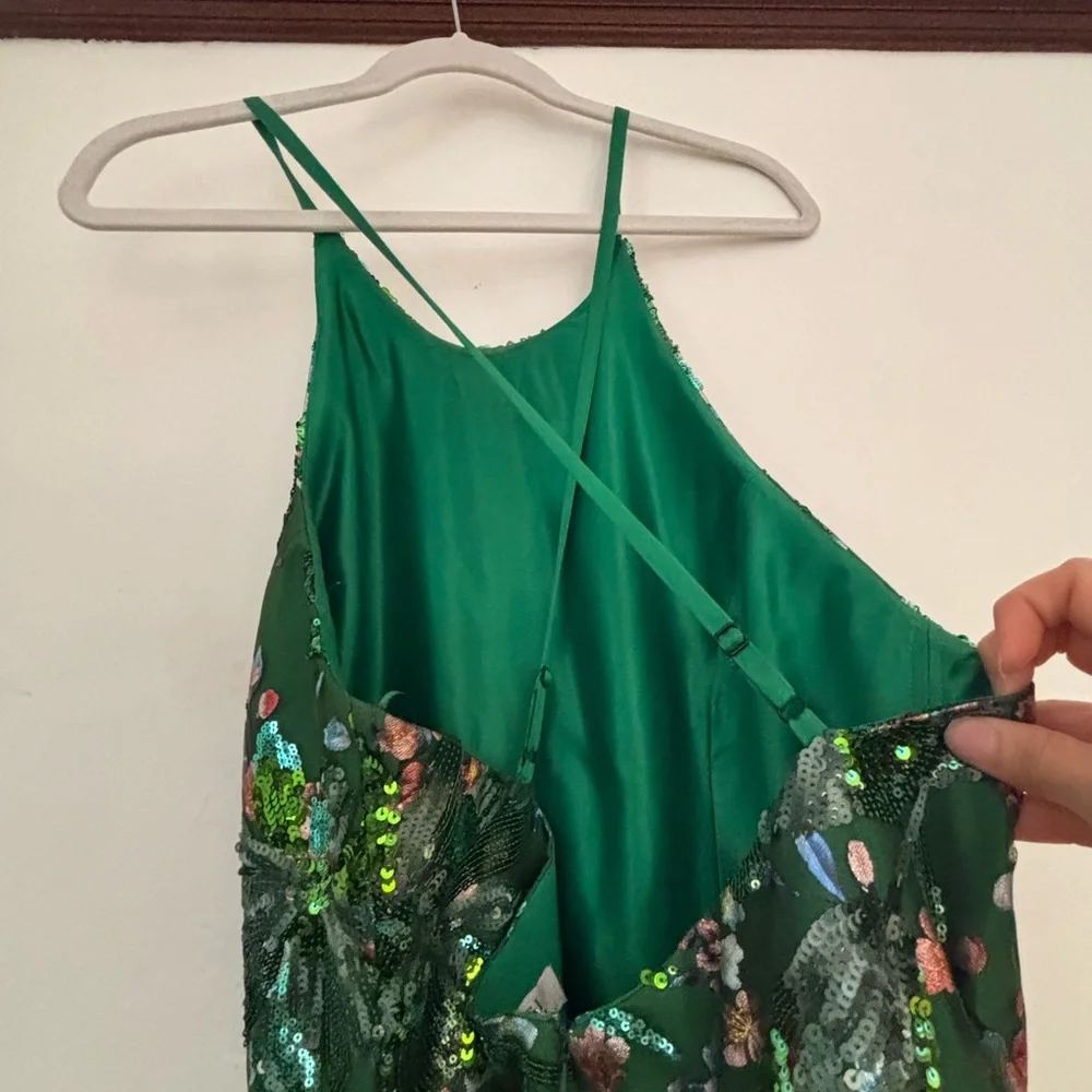 Elegant Floral A-Line halter Gown in Green sequin - Picture 3 of 6